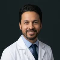 Dr. García, refractive surgery specialist at Adeu.now Barcelona